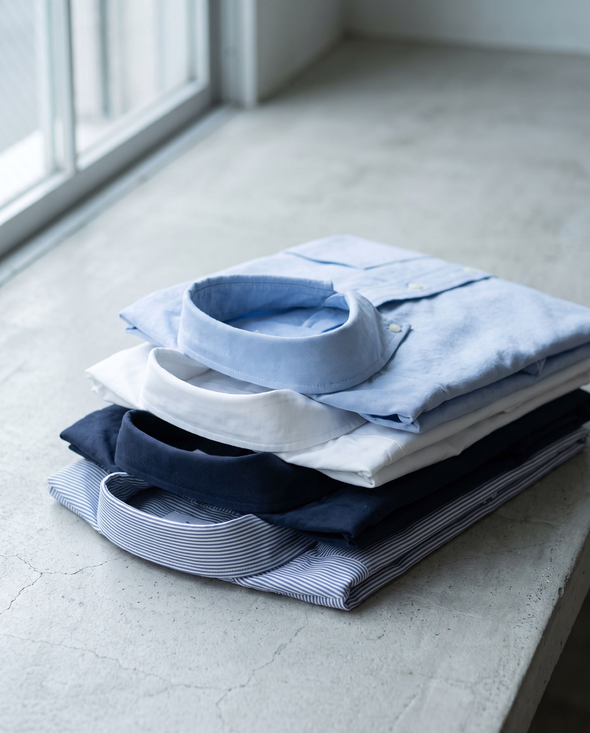 Folded oxford, poplin and striped woven shirts